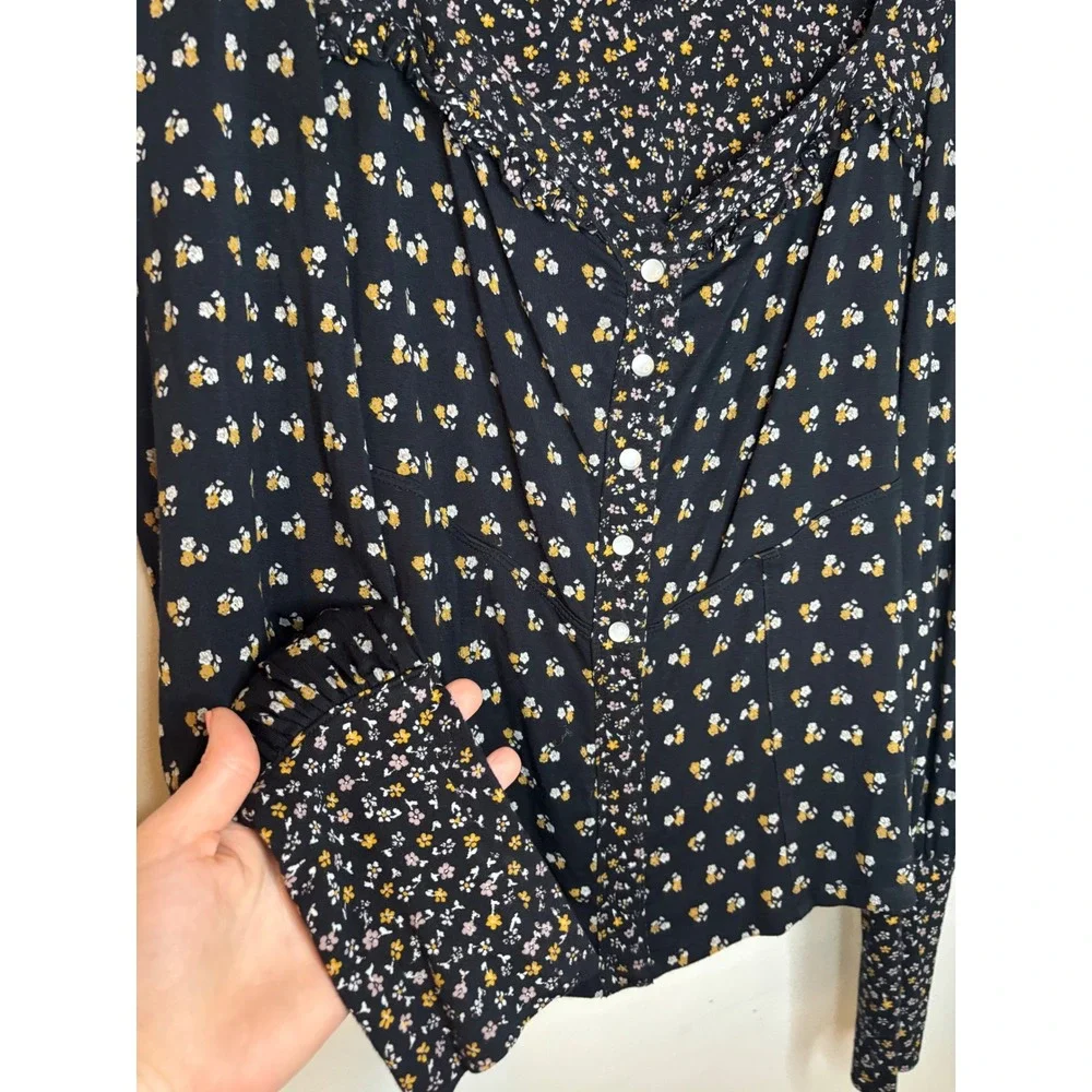 Free‎ People Ditsy Floral Button Front Long Sleeve Top Womens S